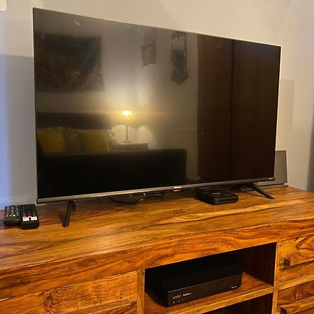 Quirky Town Centre Apartment With River Terrace Macclesfield Dış mekan fotoğraf
