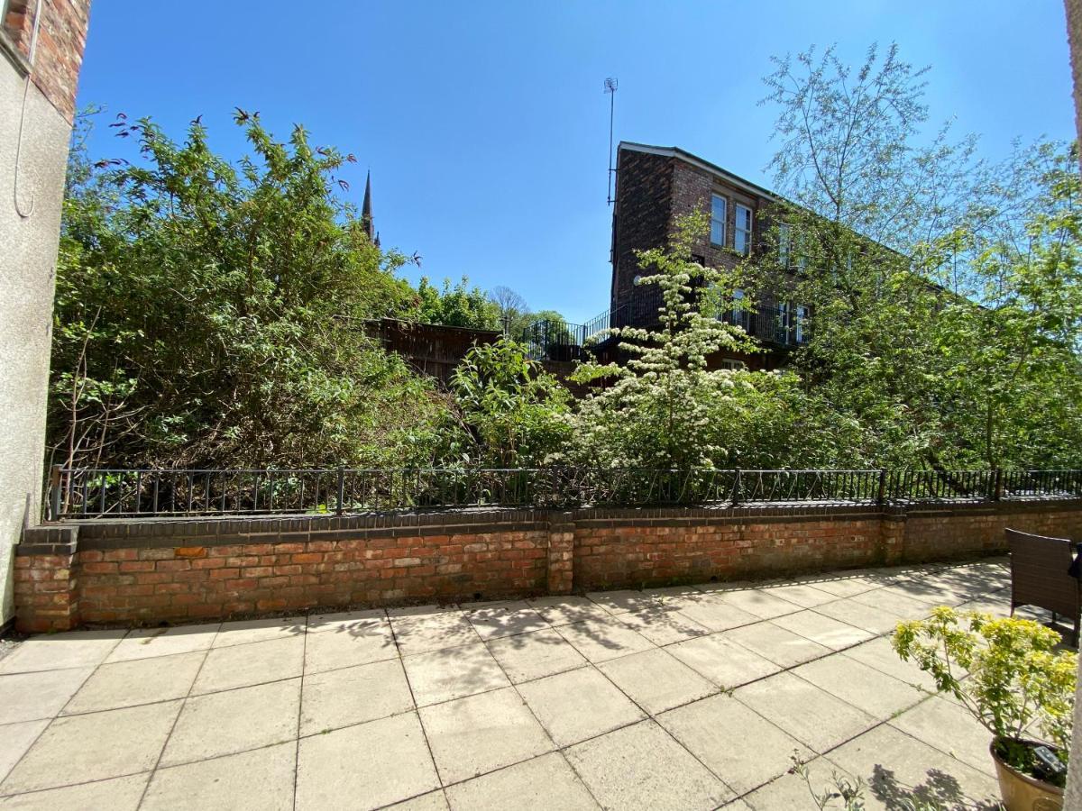 Quirky Town Centre Apartment With River Terrace Macclesfield Dış mekan fotoğraf