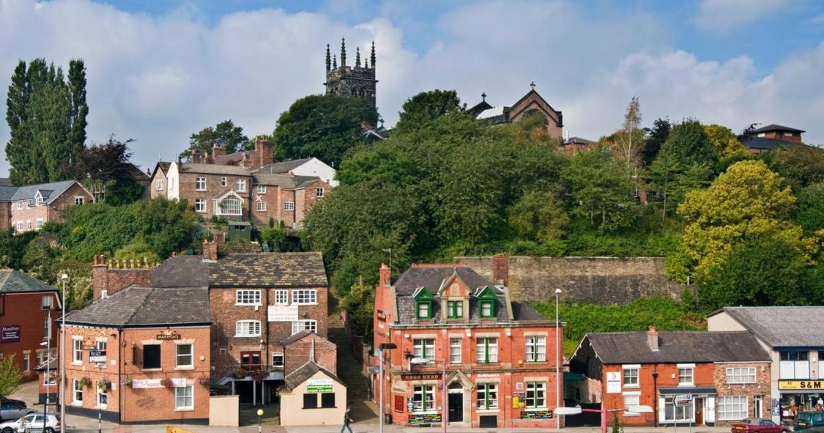 Quirky Town Centre Apartment With River Terrace Macclesfield Dış mekan fotoğraf