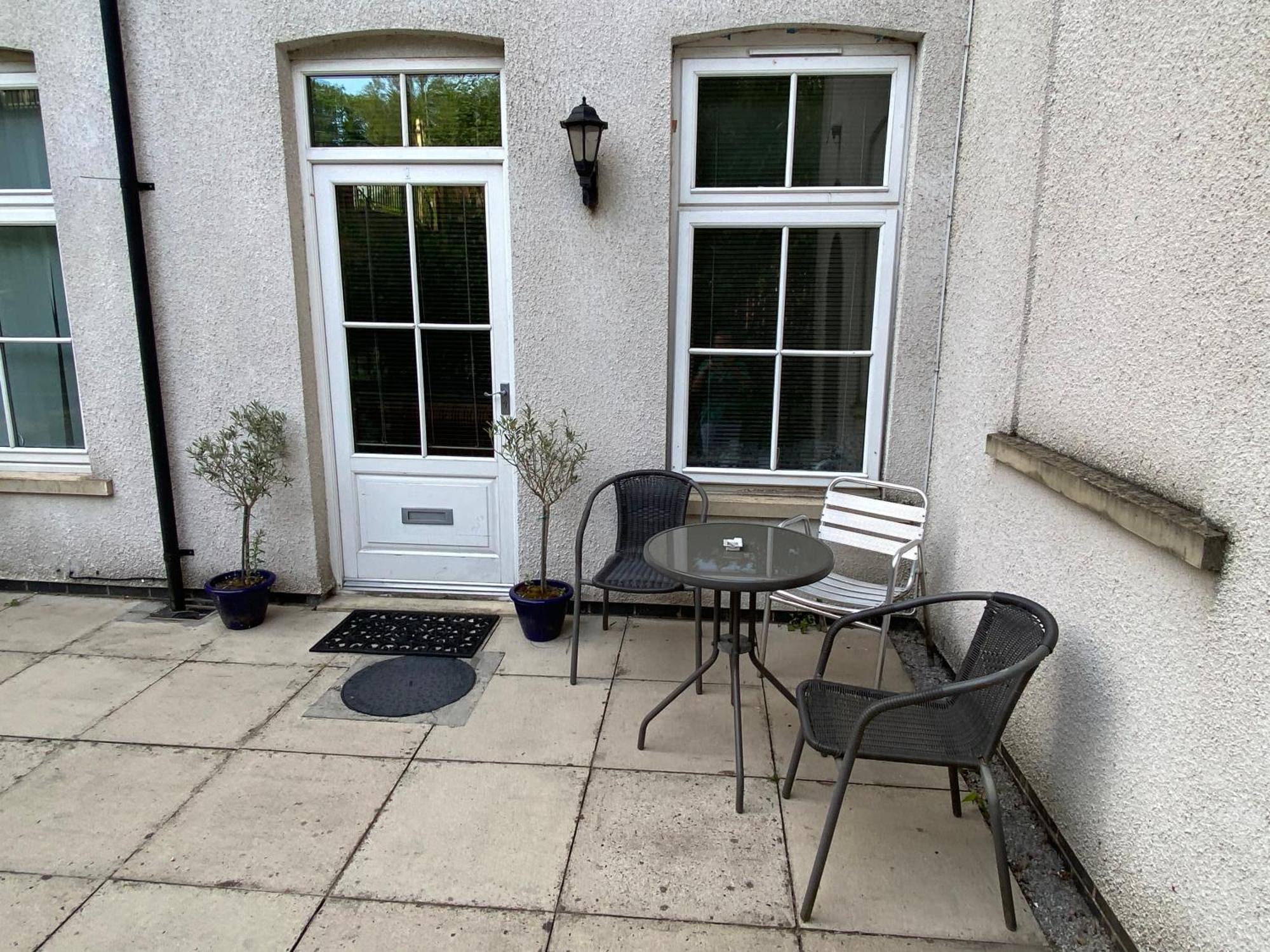 Quirky Town Centre Apartment With River Terrace Macclesfield Dış mekan fotoğraf